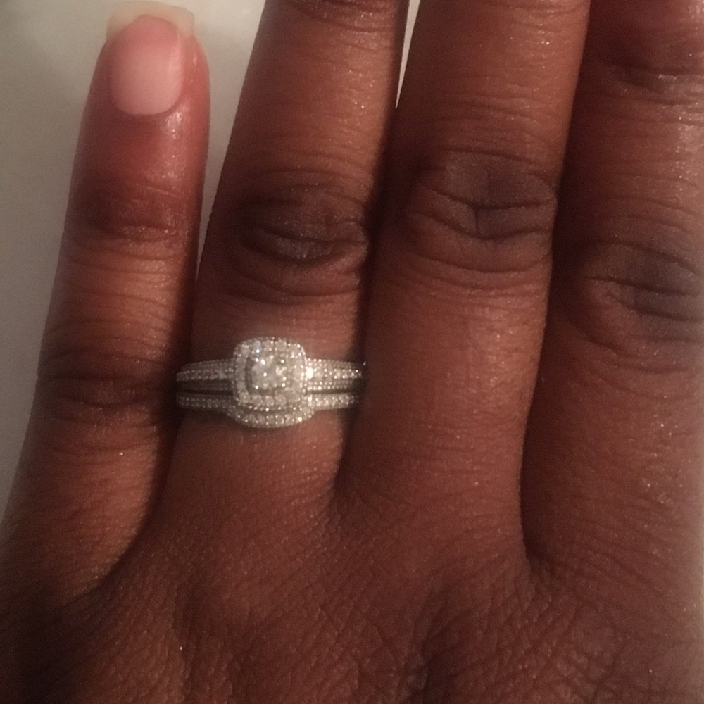 🎉HP🎉 1/3 CTTW Diamond 10K White Gold Bridal Set - Picture 10 of 11
